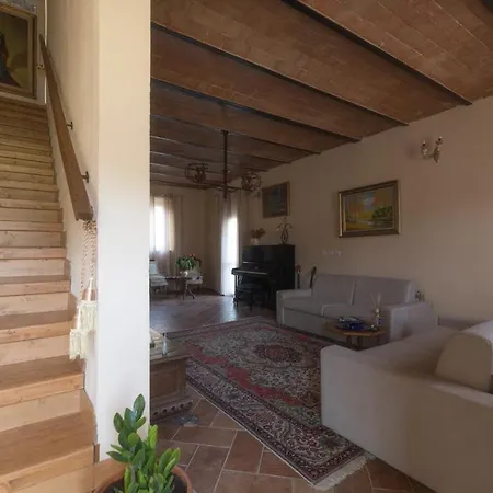 La Casa Rossa Bed & Breakfast *
